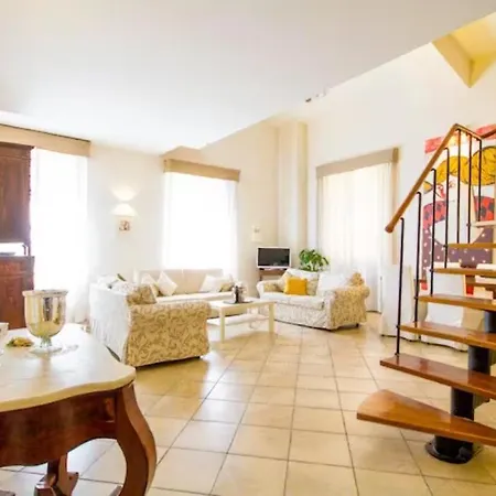 Borgo Apostoli Lägenhet *